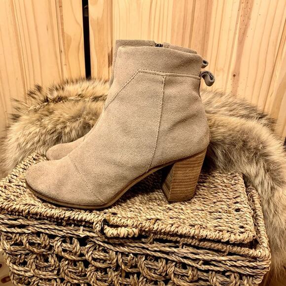 Toms Lunata Heeled Ankle Boots 8.5 Taupe Suede Tassled Booties Boho Neutral Tan - Picture 7 of 11